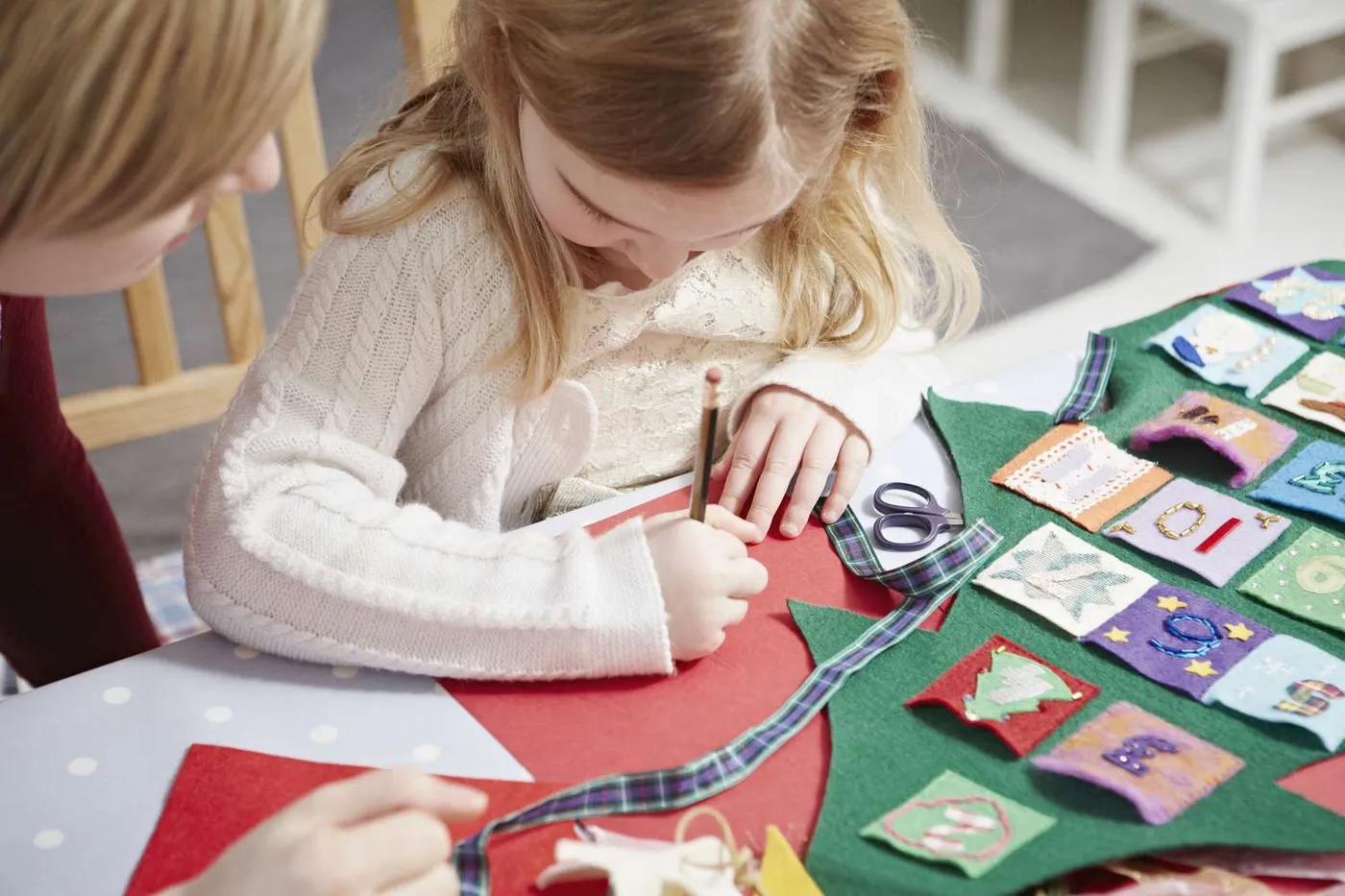 A Jesse Tree Advent Project Can Teach Kids the Bible