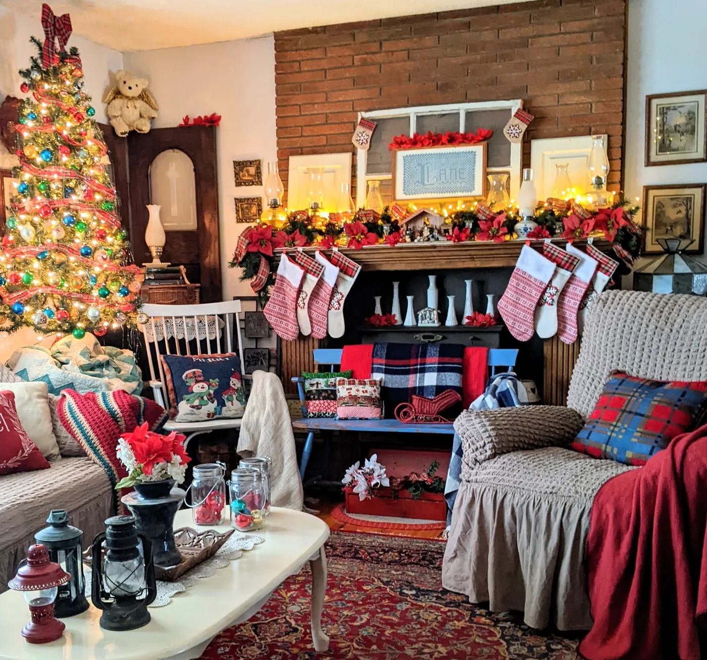 A PLAID CHRISTMAS! Fun and Festive Ways to Decorate With Plaid at Christmas  time – Comfy Lane Cottage