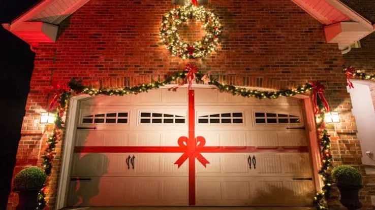 Adams Door Systems | Blog | Tips For Garage Door Holiday Decorations