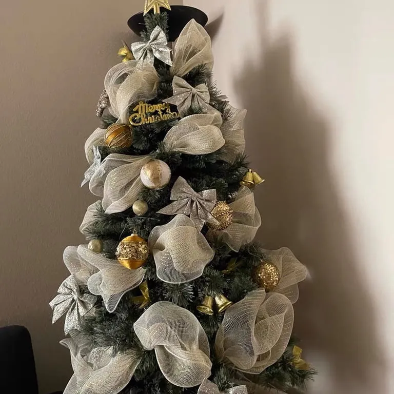 Amazon.com: Southern Charm! Blessed Magnolia & Cotton, Deco Gold Silver  Ornamental Wreath For Front Door