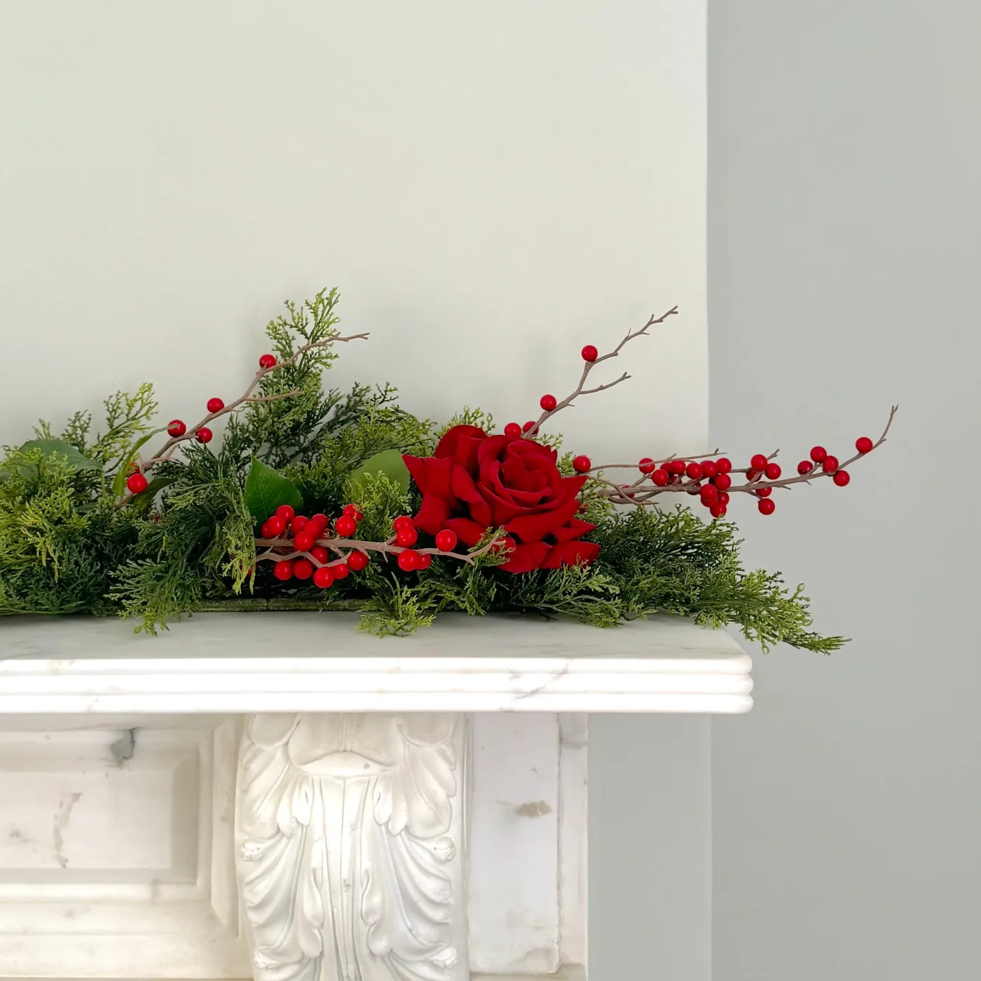Artificial Christmas Flowers, Wreaths & Garlands