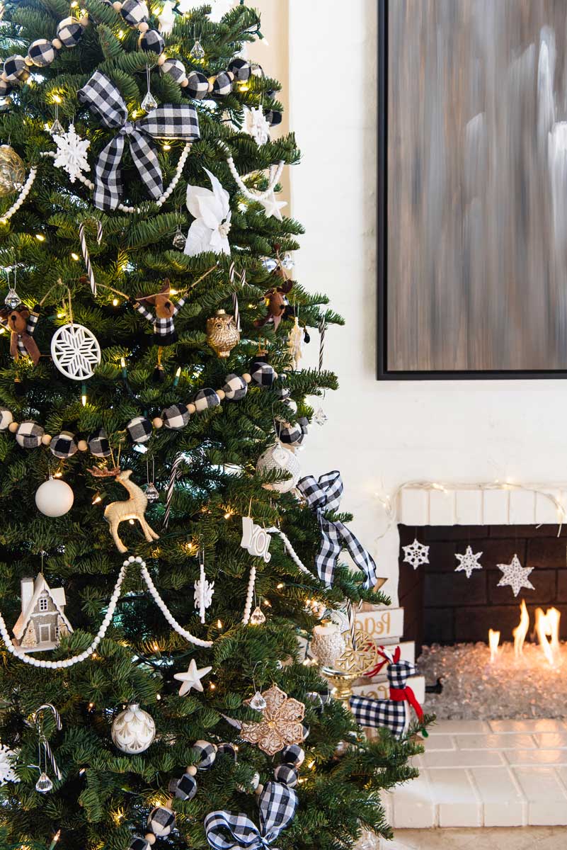 Black And White Christmas Theme With Buffalo Plaid Decor And Inspiration