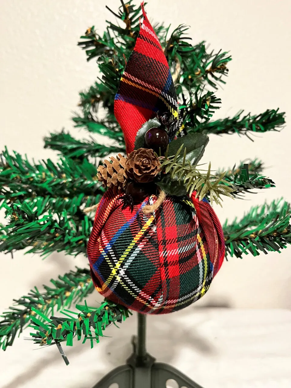 Black & White Plaid Christmas Ornament Item #4005 – Shop Iowa