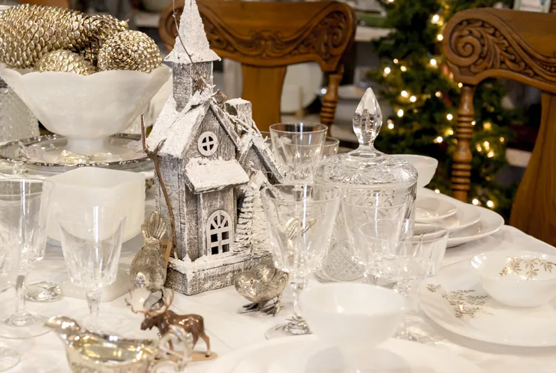 blog_GV_AE_Dec19_WinterWhites_christmas_MH.jpg