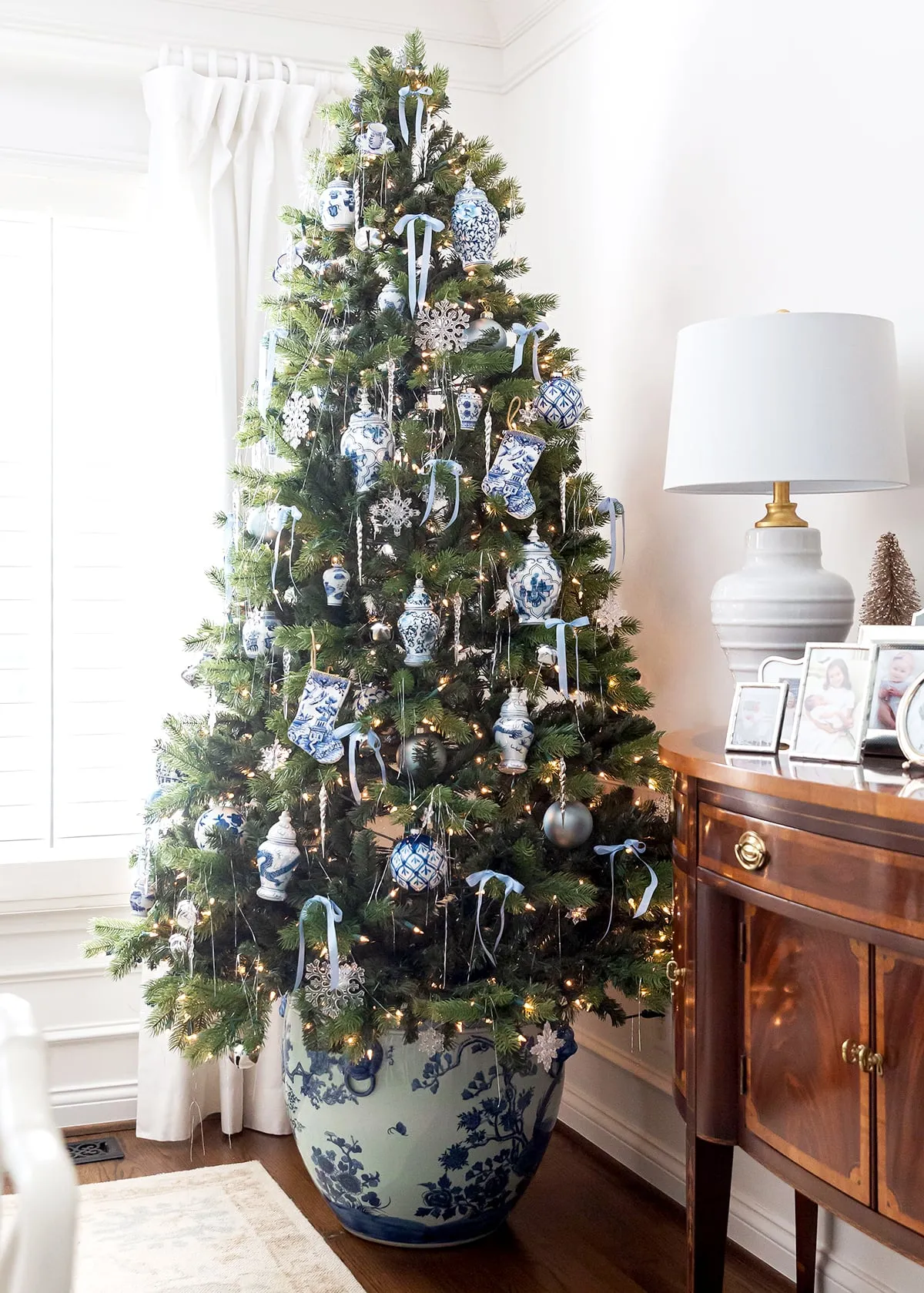 Blue and White Chinoiserie Christmas Tree - Pizzazzerie