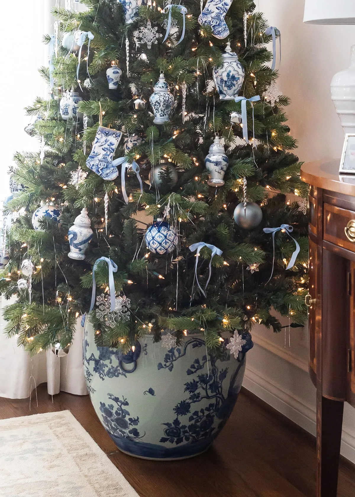 Blue and White Chinoiserie Christmas Tree - Pizzazzerie