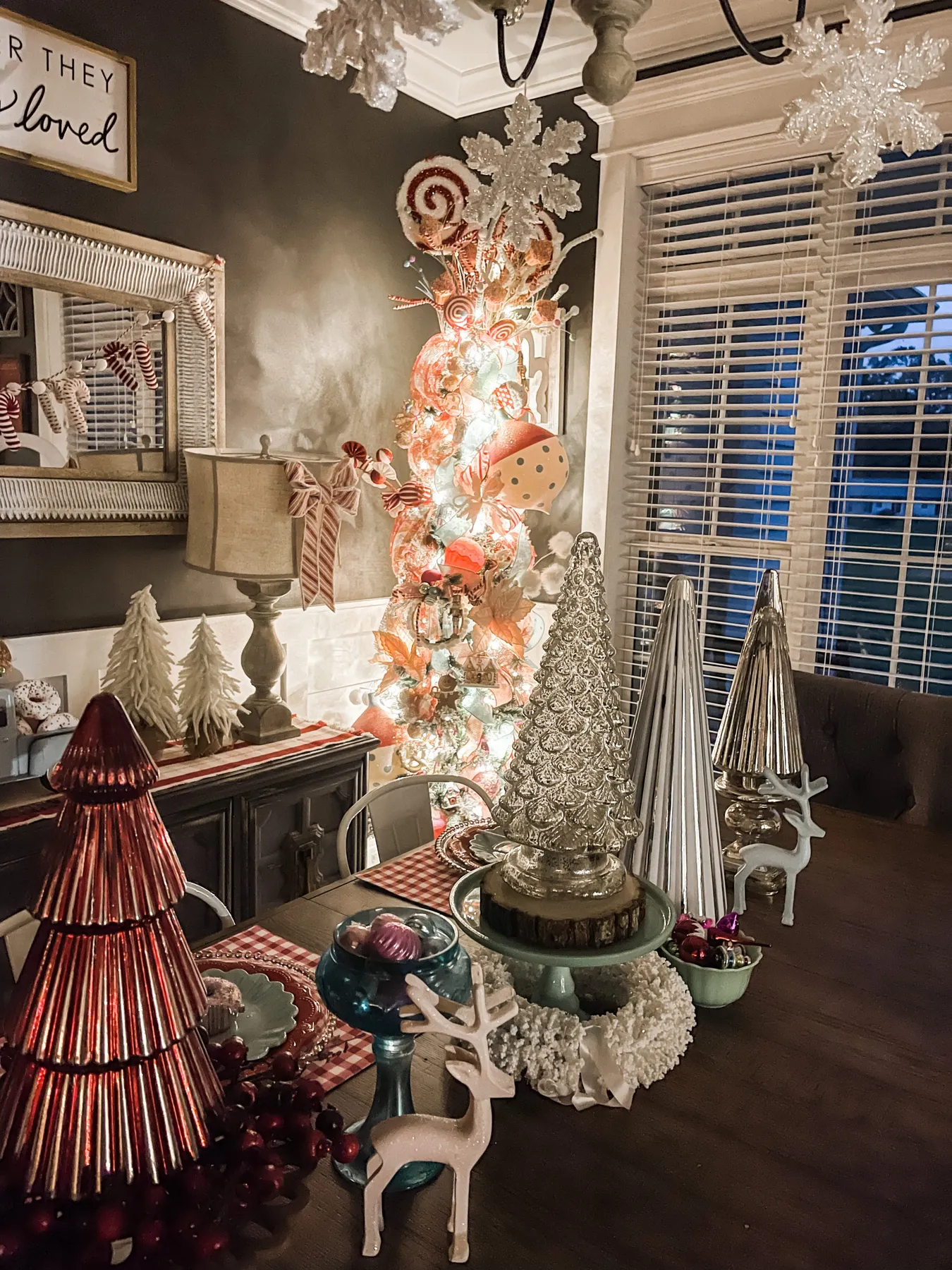 candyland-christmas-dining-room19 -
