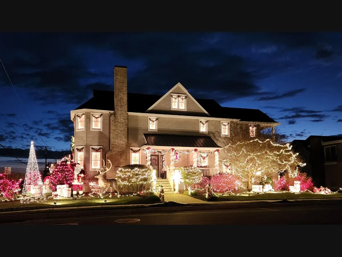 Check Out These Holiday Light Displays In Ocean City - Fox Real Estate