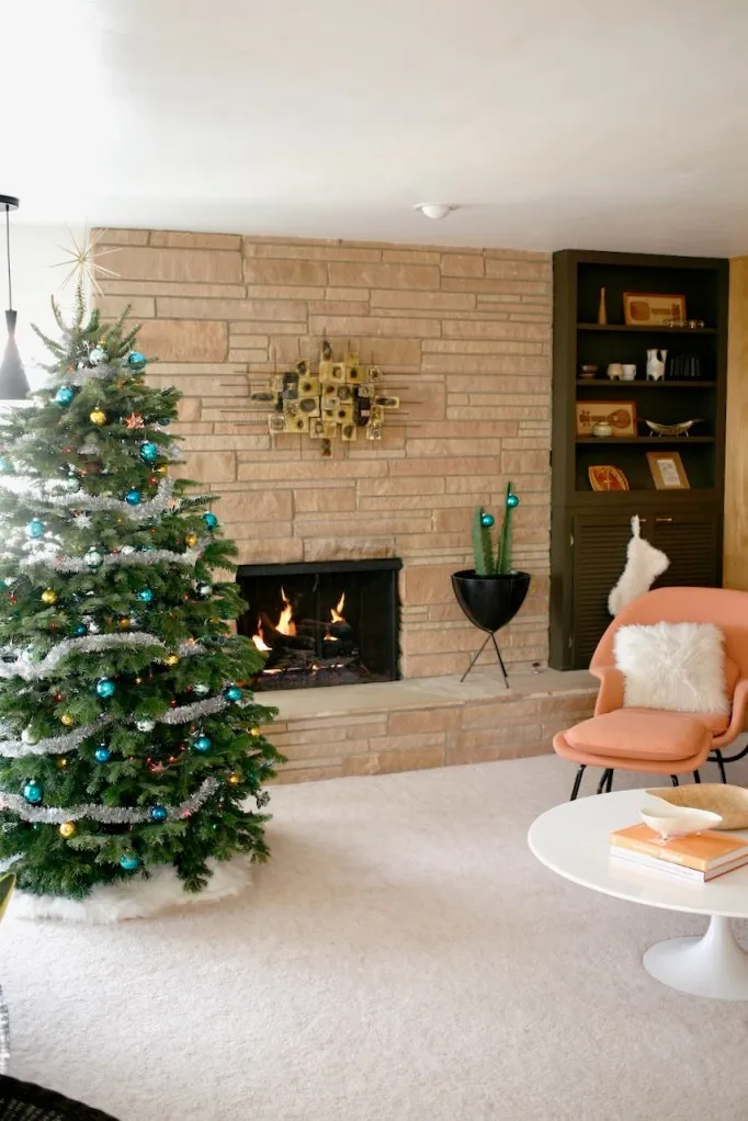 CHRISTMAS AGAIN – SUBURBAN POP *
