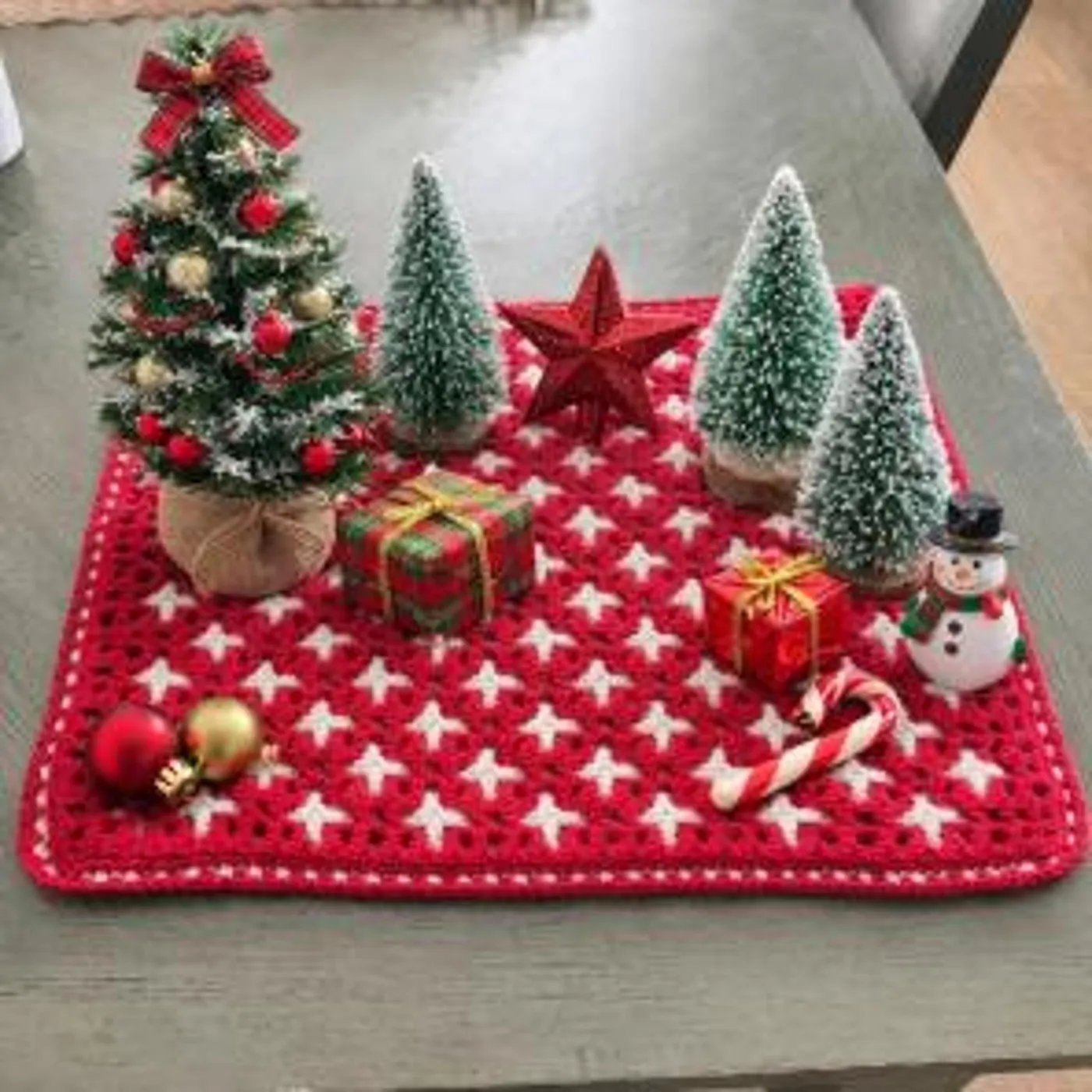 Christmas Cloth Placemat (Red, Silver Sequin | Mercari