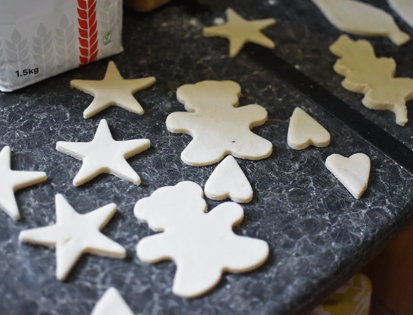 Christmas Craft: Salt Dough Decorations - BABI PUR
