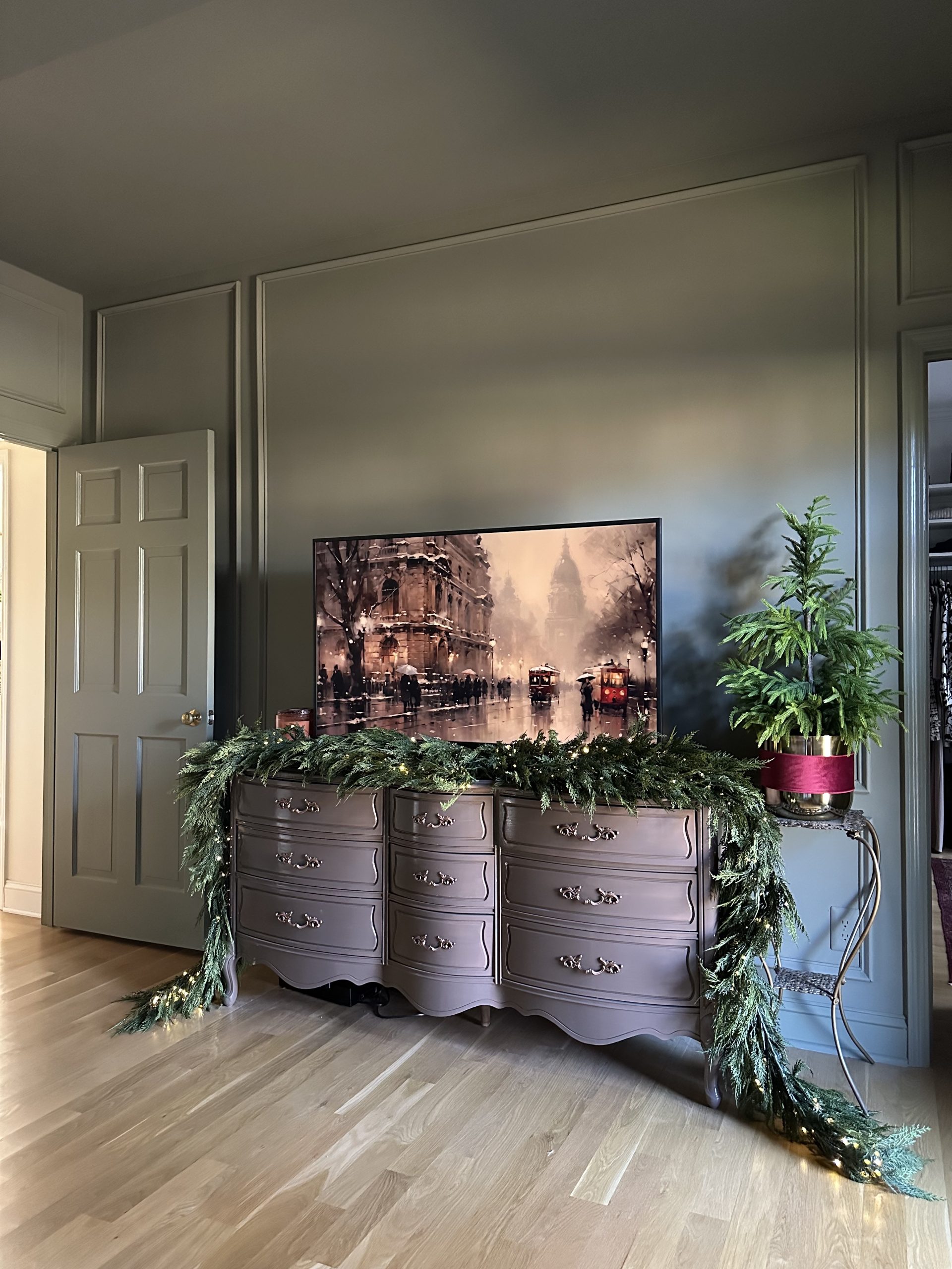 Christmas Decor Around the House: A Room-by-Room Holiday Tour - allisonskiff.com