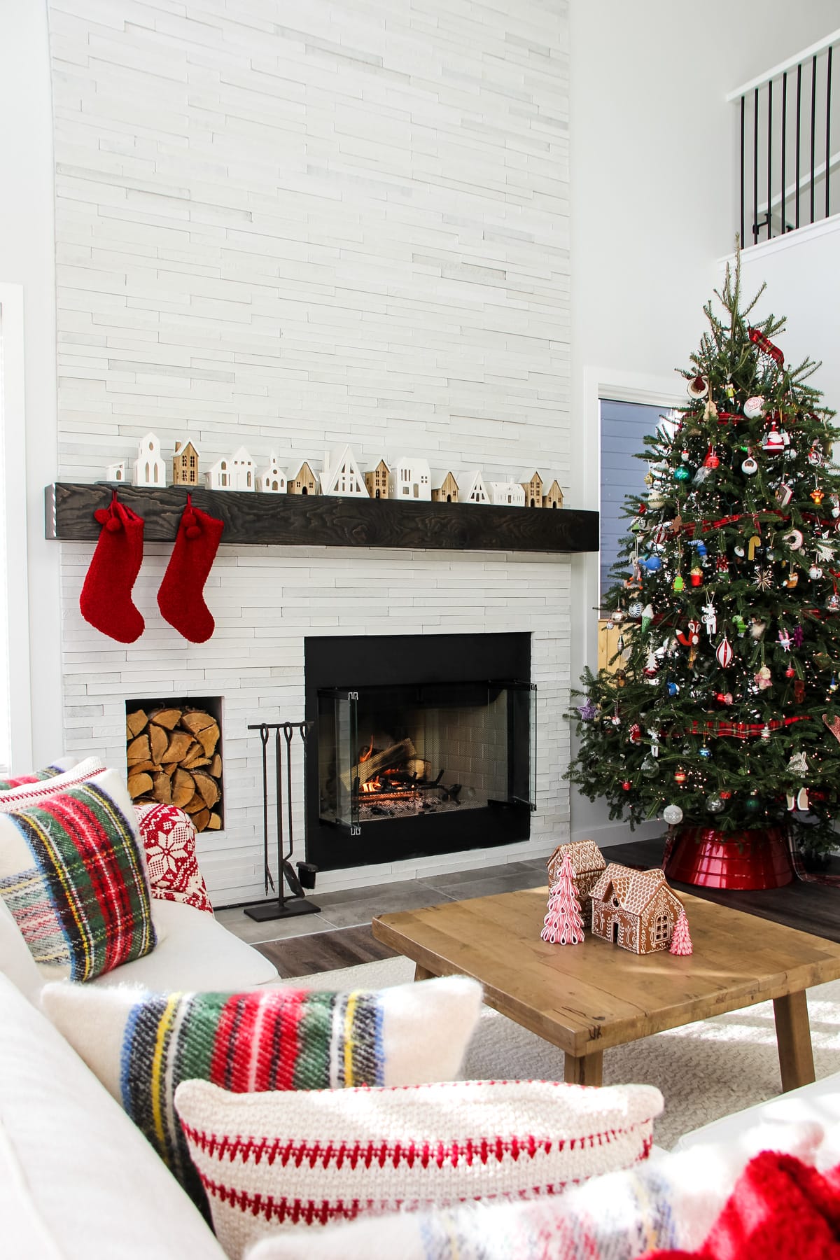 Christmas Decorating Ideas - A Pretty Life In The Suburbs