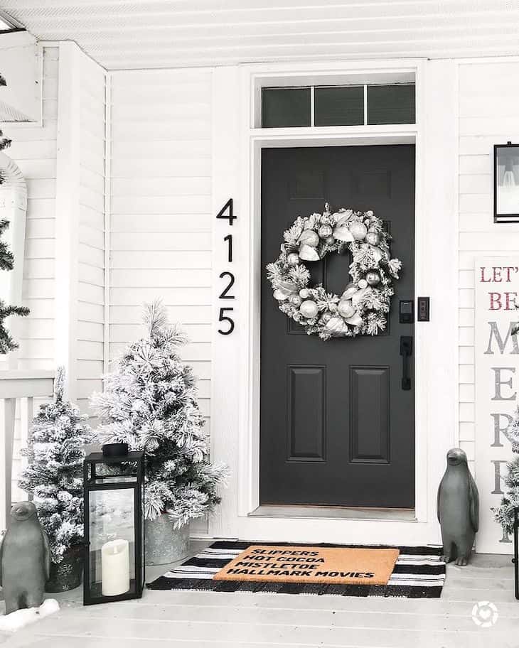 Christmas Door Decorations for the Jolliest Holiday Look - Farmhousehub