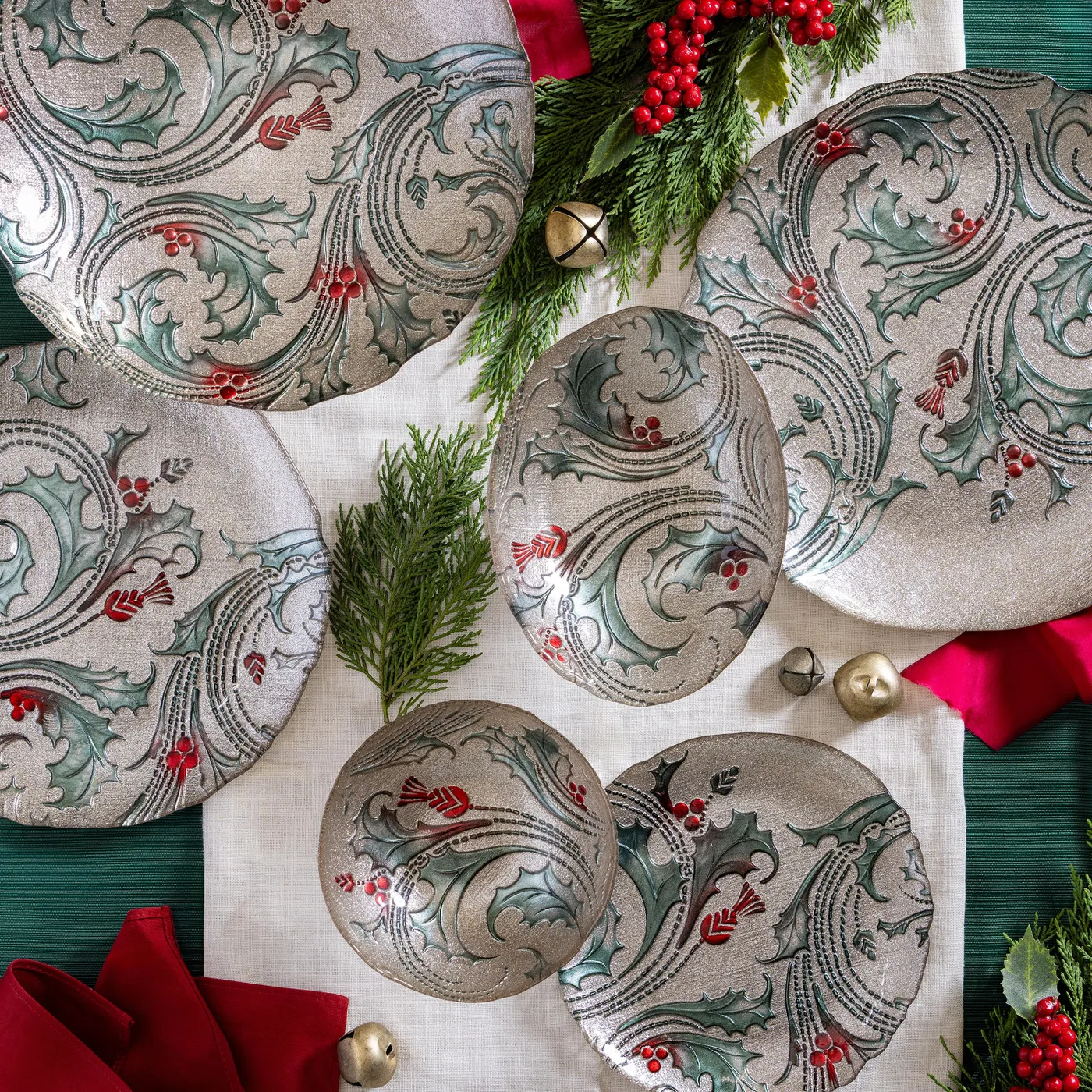 Christmas Holly Berry Dinnerware, Gibson Holiday China, Place Pier 1  Imports Winter Wonders Holiday Dinner Plates