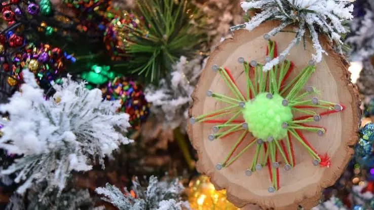 Christmas Kids' Craft: Make Easy DIY String Art Ornaments | HGTV