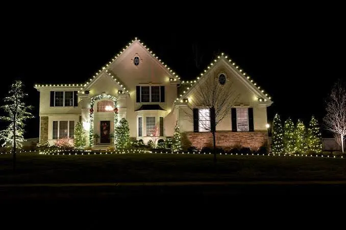 Christmas Light Installer: Nichols Reliable Lawn Care