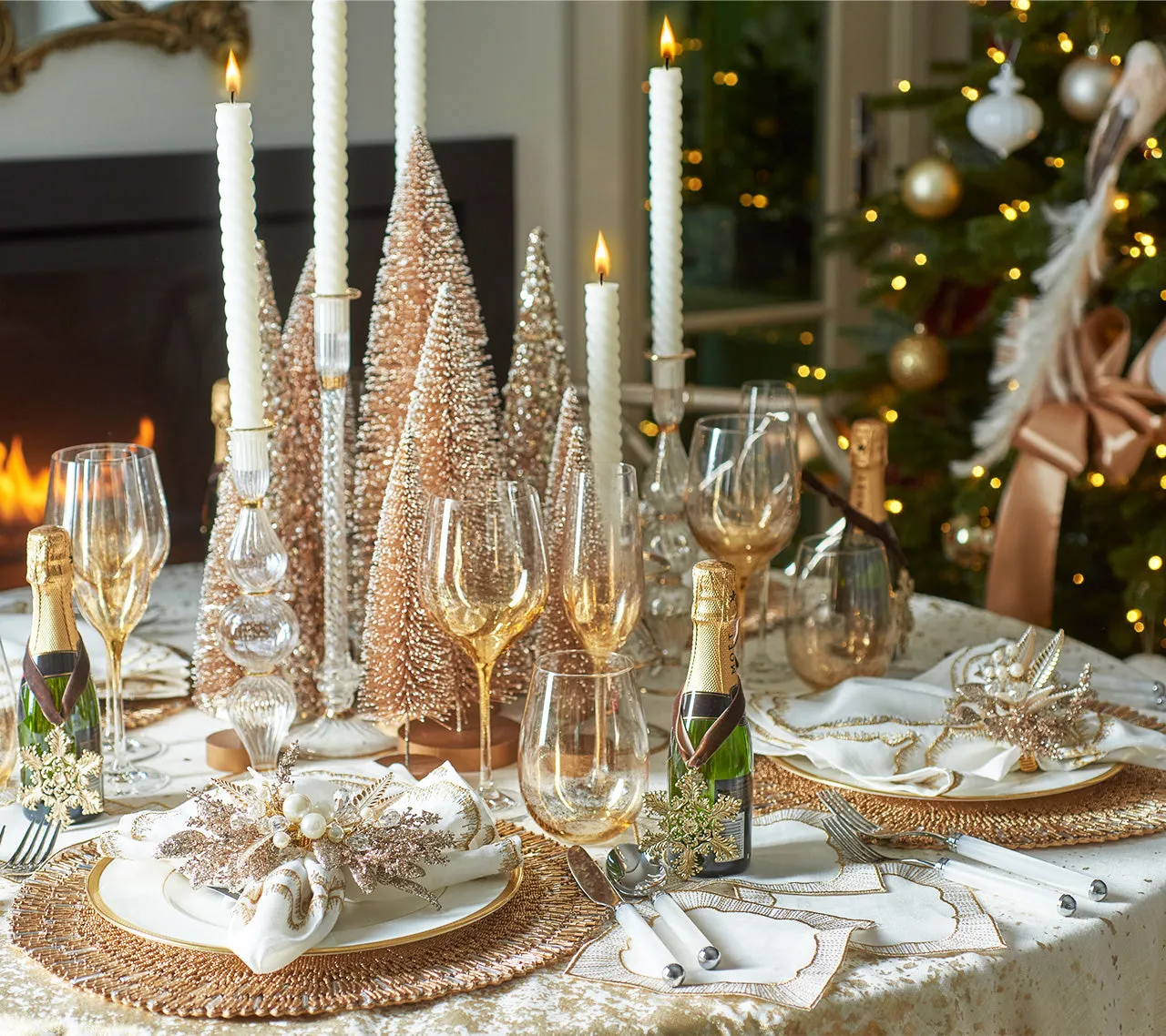 Christmas Napkin Folding: 6 Elegant Holiday Techniques