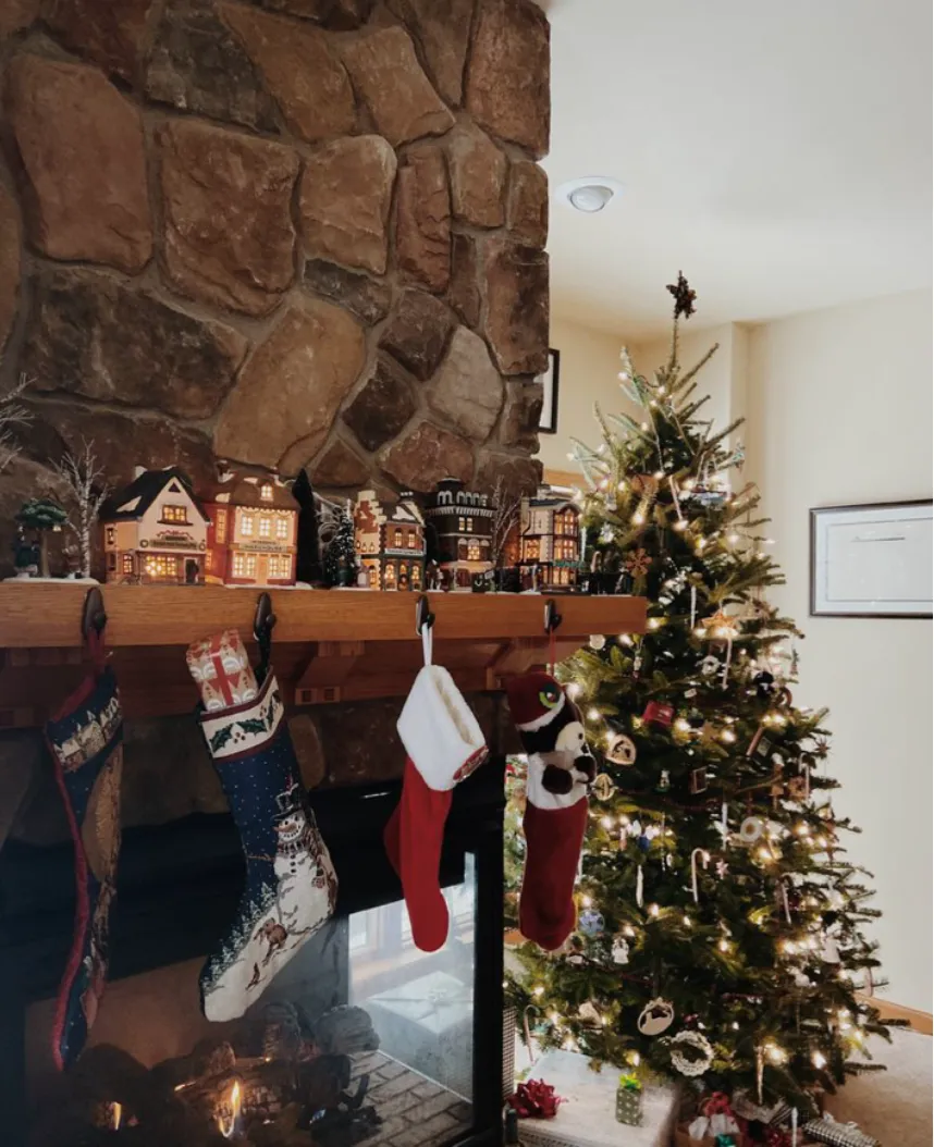 Christmas Traditions From the North to the South Pole – The Cardinal  Chronicle