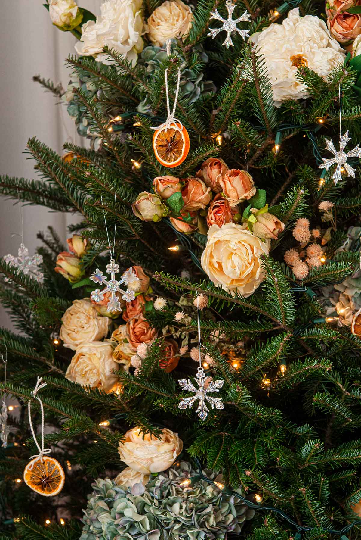 Christmas Tree Design Ideas Story - A Blissful Nest