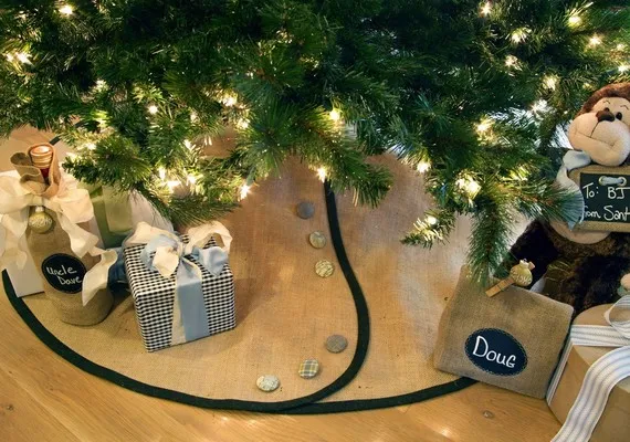 Christmas tree skirts | Shiny Brite