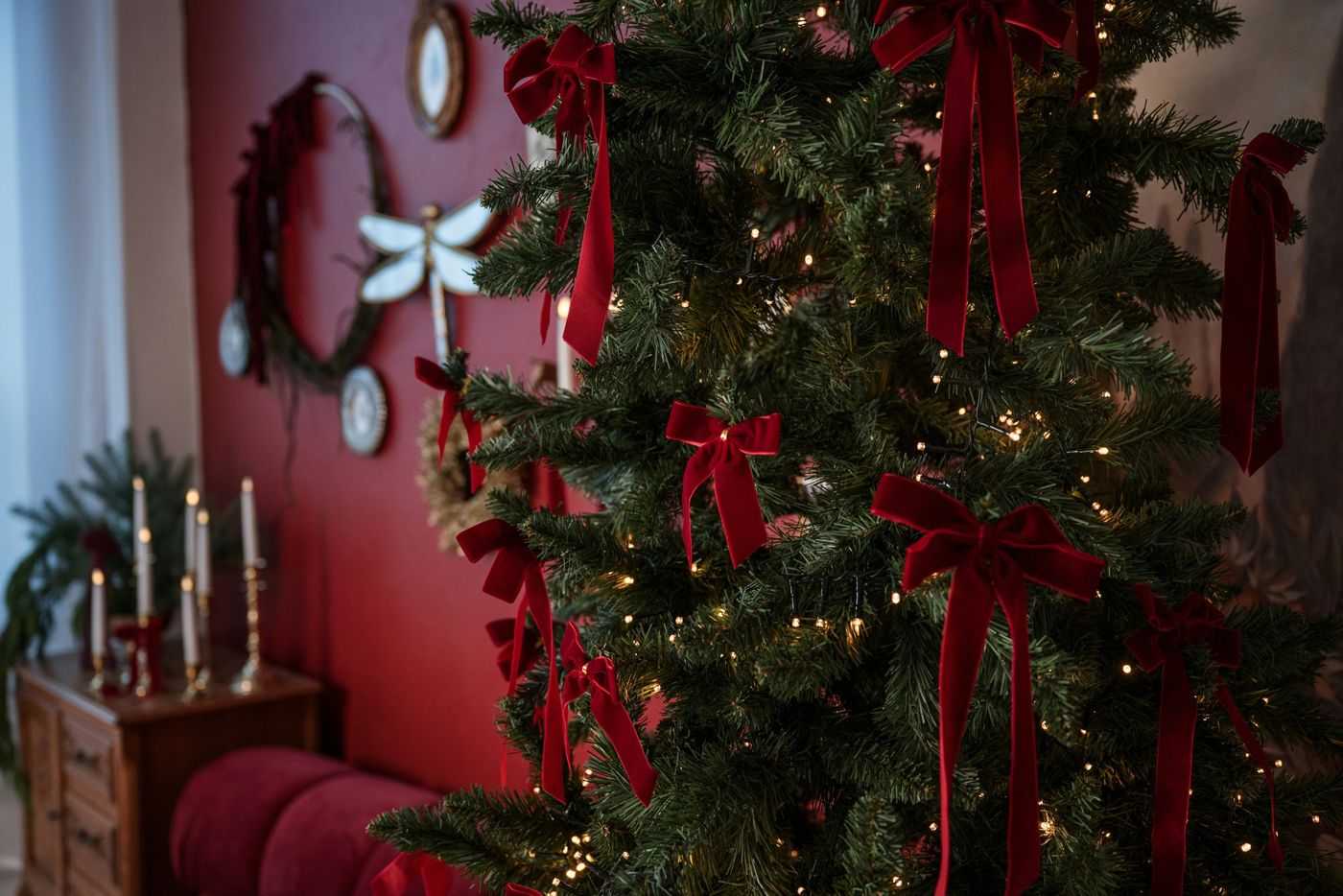 Christmas tree with red bows and lights
