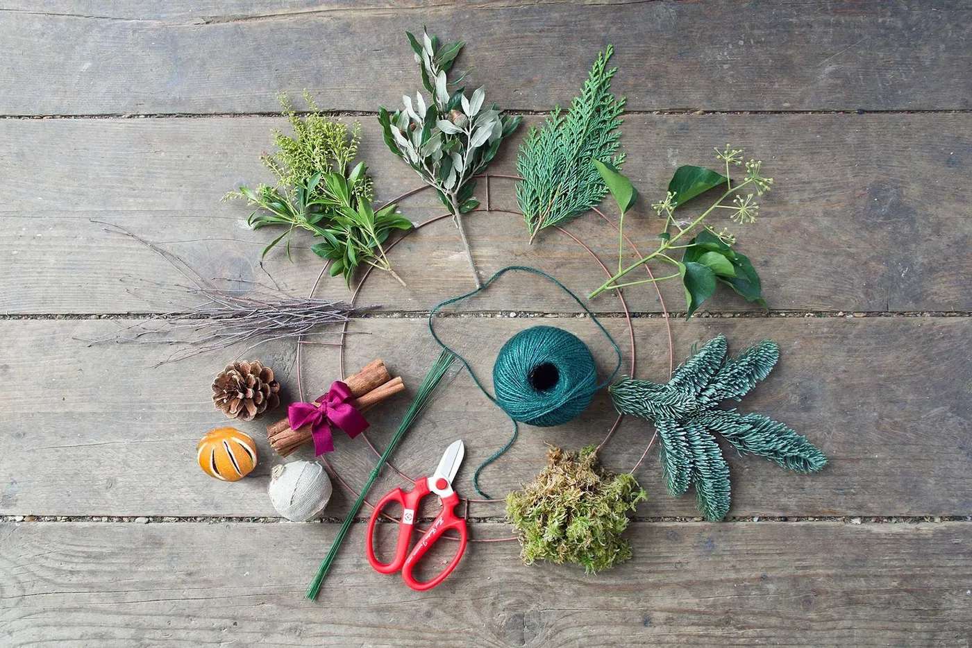 Christmas wreath making: a florist's step-by-step guide | House & Garden