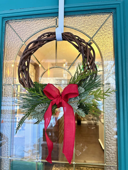 Christmas Wreaths & Planters | The Lavender House Flower Shop