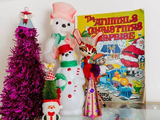 Collecting Retro Toys and Games for Christmas Decor | HGTV