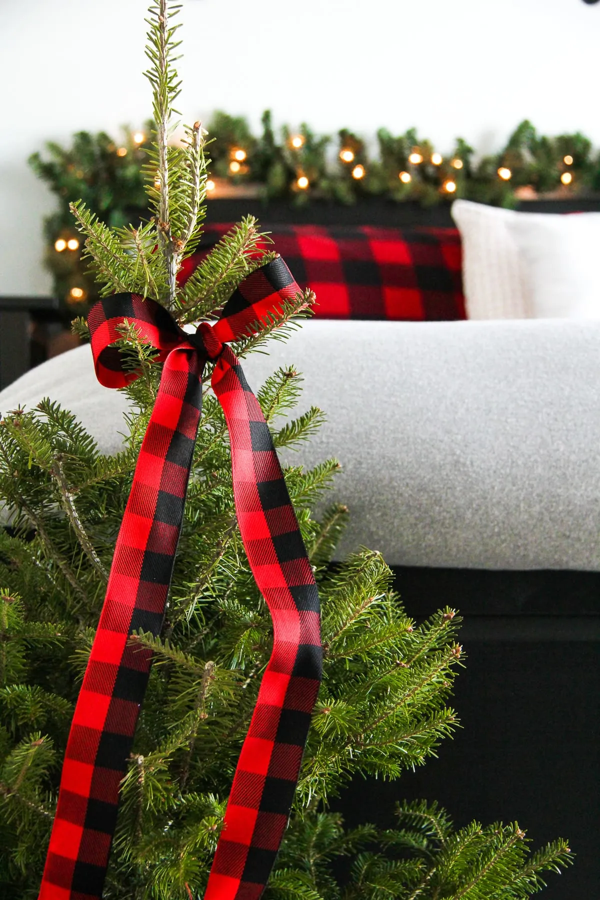 Cozy and Warm Christmas Bedroom - A Pretty Life In The Suburbs