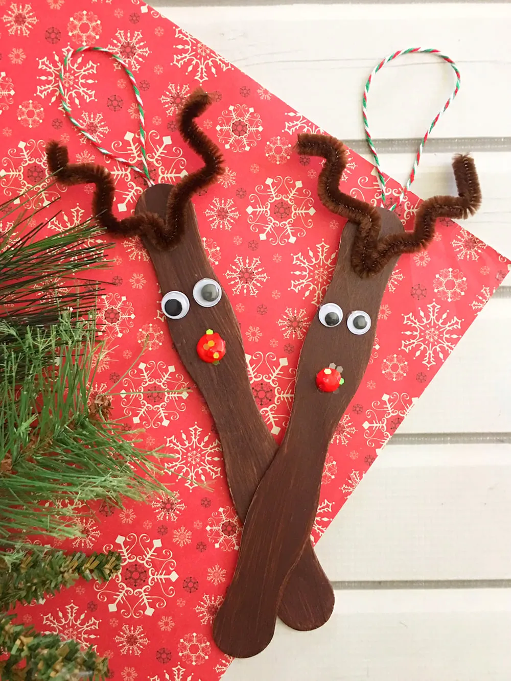 Craft Stick Reindeer Christmas Ornaments | Onion Rings & Things