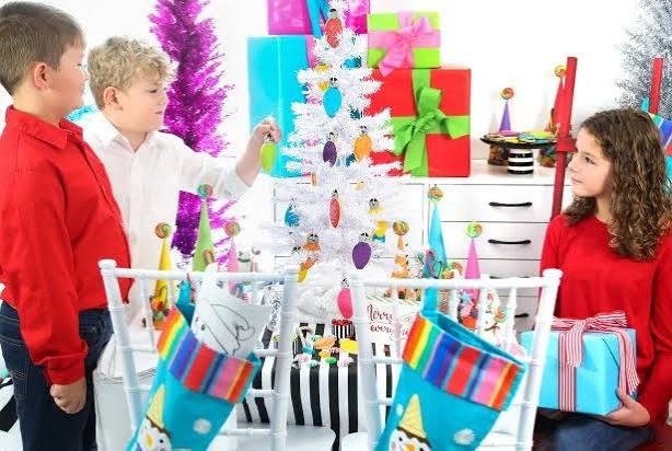 Create a Candy-Themed Christmas Table for Kids | HGTV
