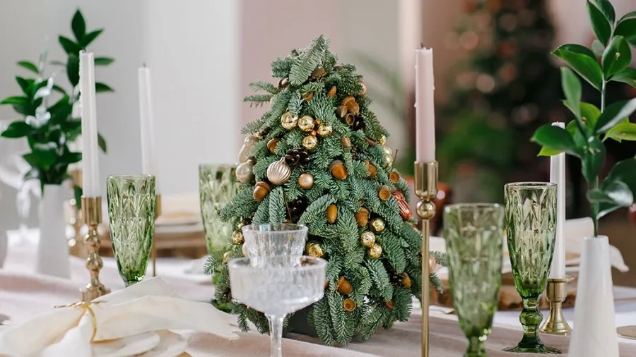 Create a festive Christmas party with these mini tabletop Christmas trees –  KX NEWS