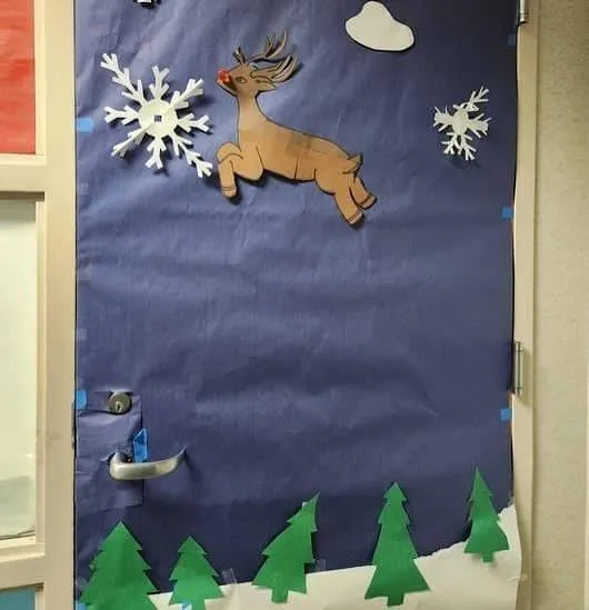 CROOKSTON HIGH SCHOOL HOLDS DOOR DECORATING EVENT – KROX