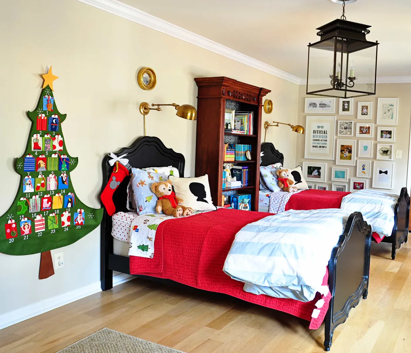Deck the Halls 2015 {Bedrooms} – Dixie Delights