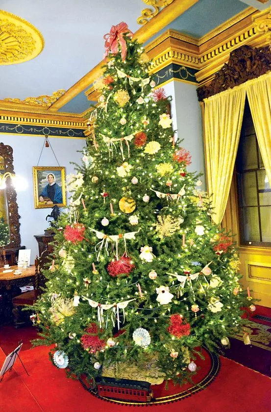 Decked halls, closed doors - Altoona Mirror