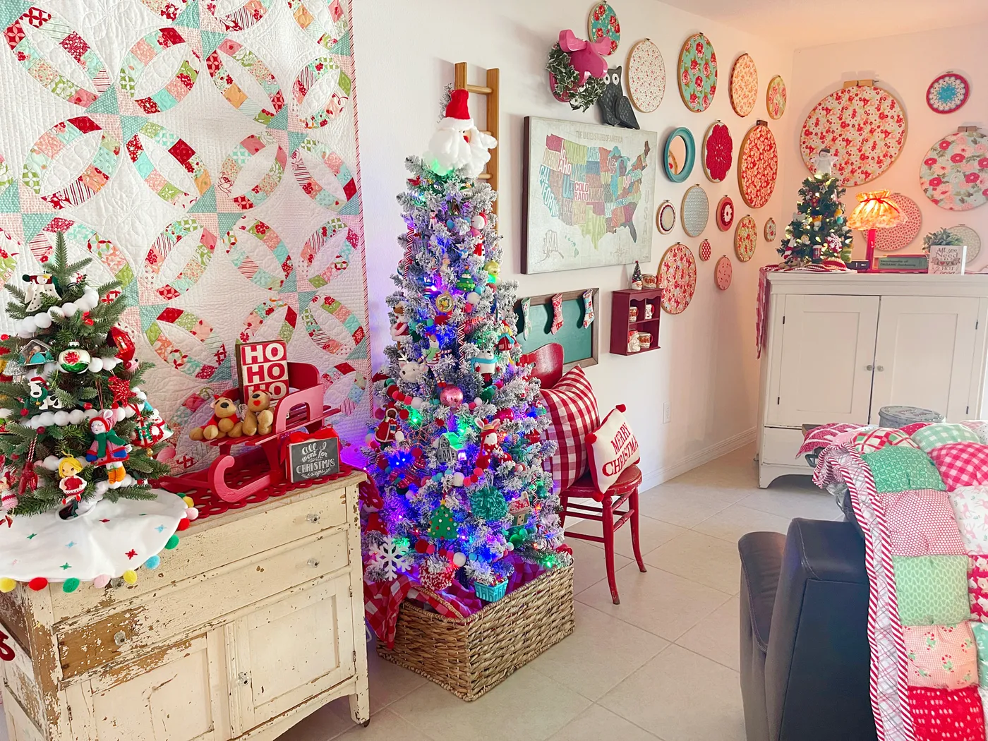 Decking the Halls! – Plays With Scissors