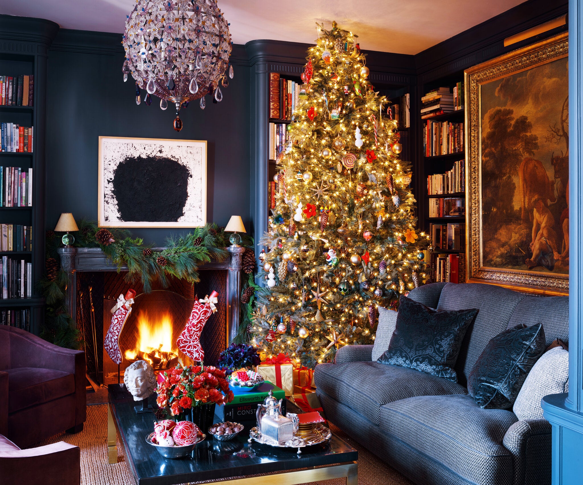 Decorating for the Holidays in a Gloomy Year - The New York Times