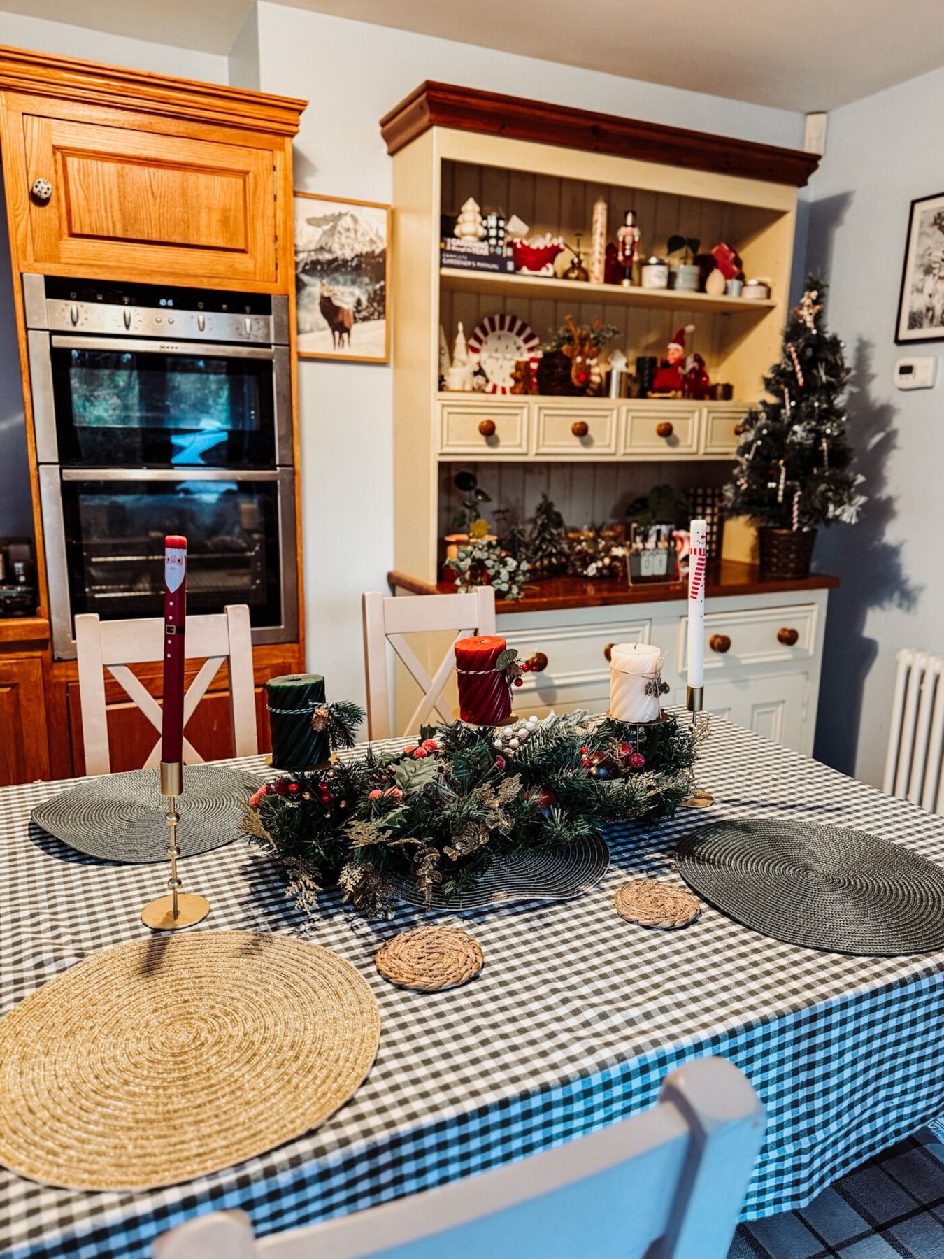 Decorating My Kitchen for Christmas (Finally!) - Skinnedcartree