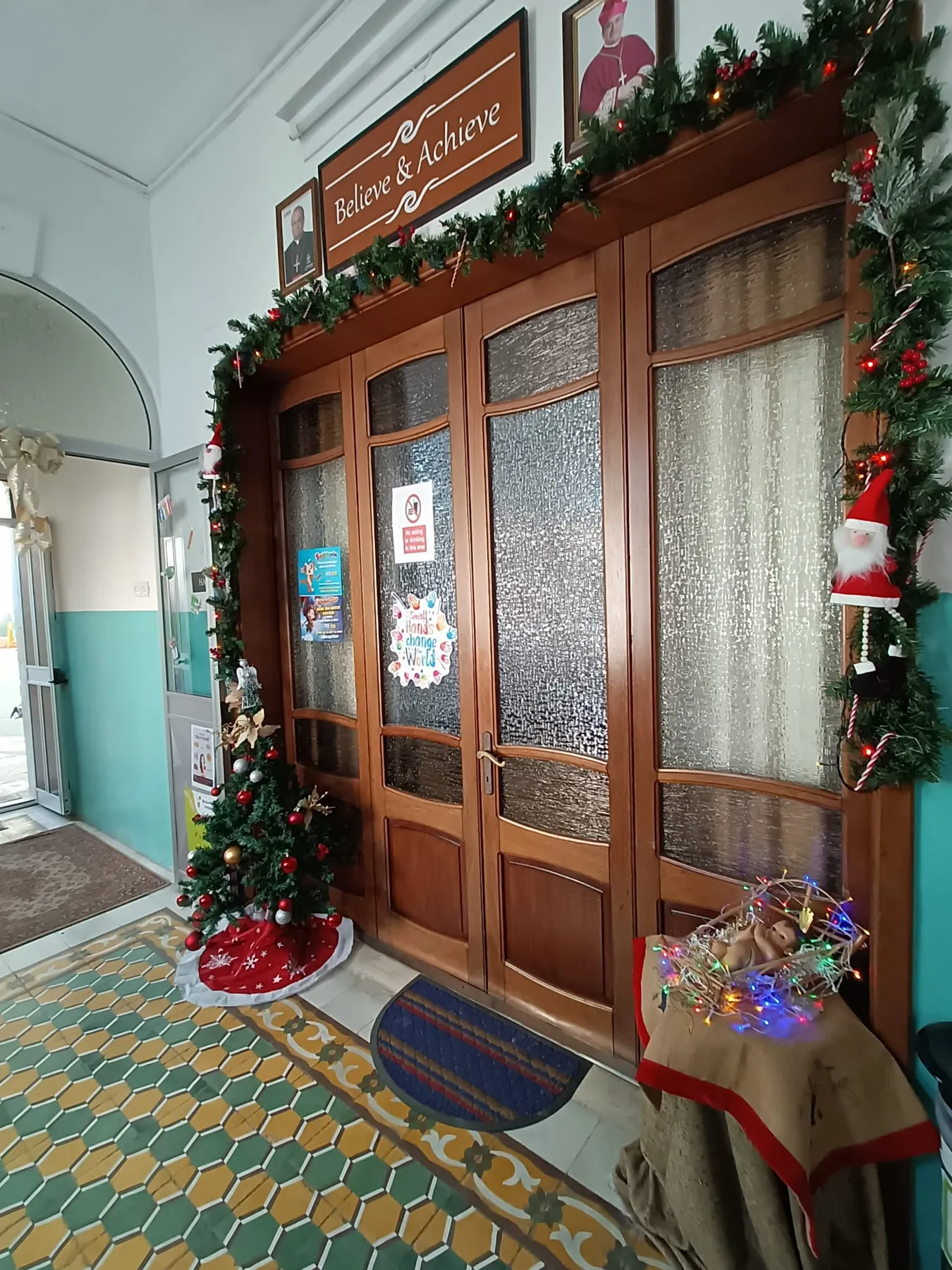 Decorating The School - December 2024 - Mater Boni Consilii School