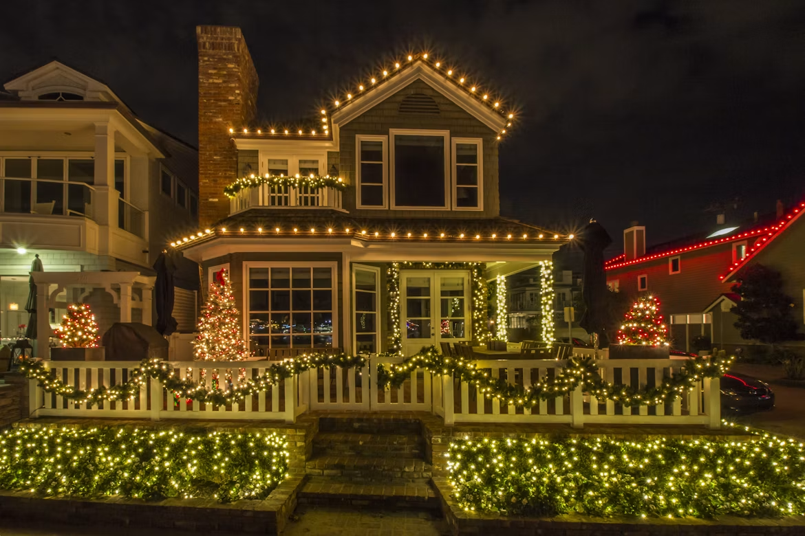 Designing Impactful Christmas Yard Displays - Sometimes Homemade