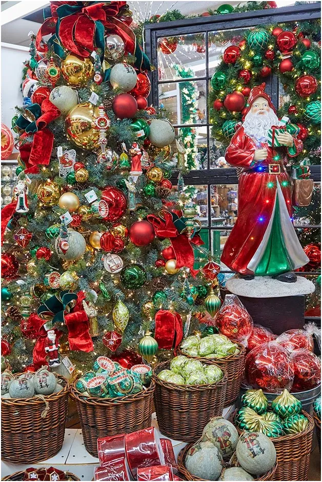 Discovering the Best Decorated Christmas Trees at Decorator's Warehouse -  Decorator's Warehouse