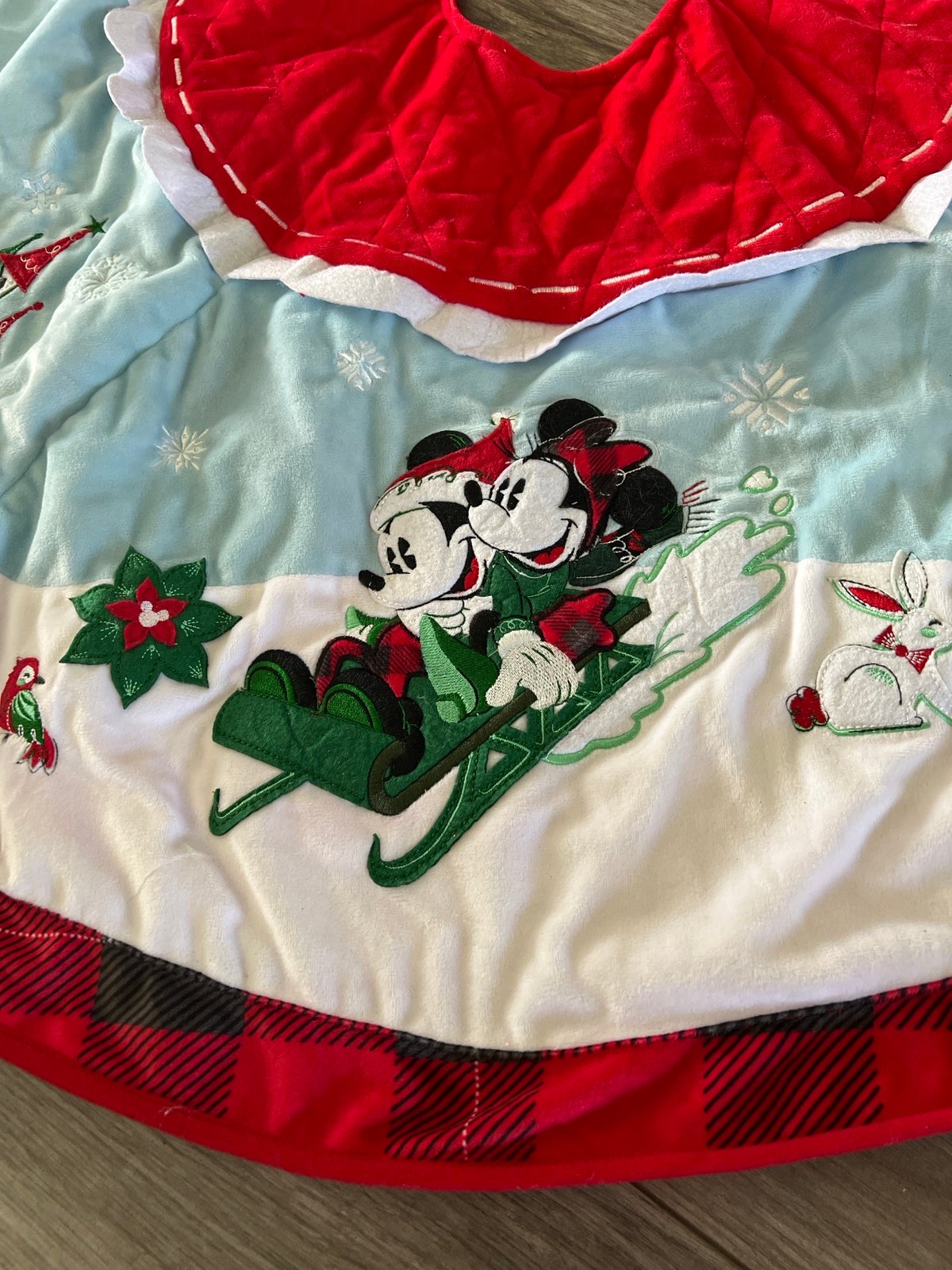 Disney Parks Christmas Tree Skirt Classics Mickey Mouse Icon Disney  Christmas Tree Skirt