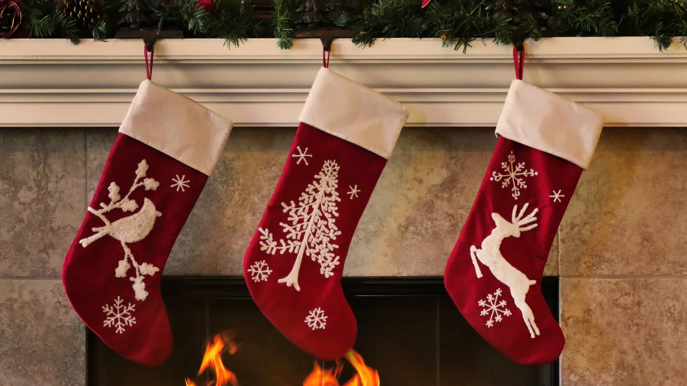 DIY Christmas Stockings and Garland Ideas for Your Fireplace – Fire Habitat