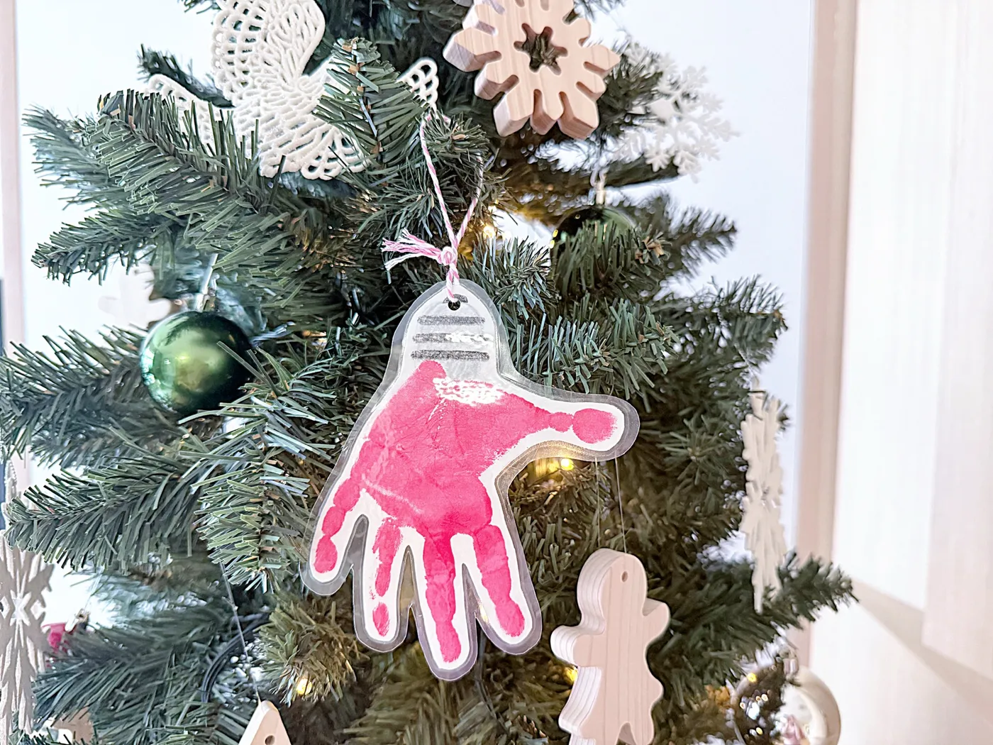 DIY minimalist advent calendar for kids & 24 non-materialistic filler ideas  - infinitidy • storage & organisation
