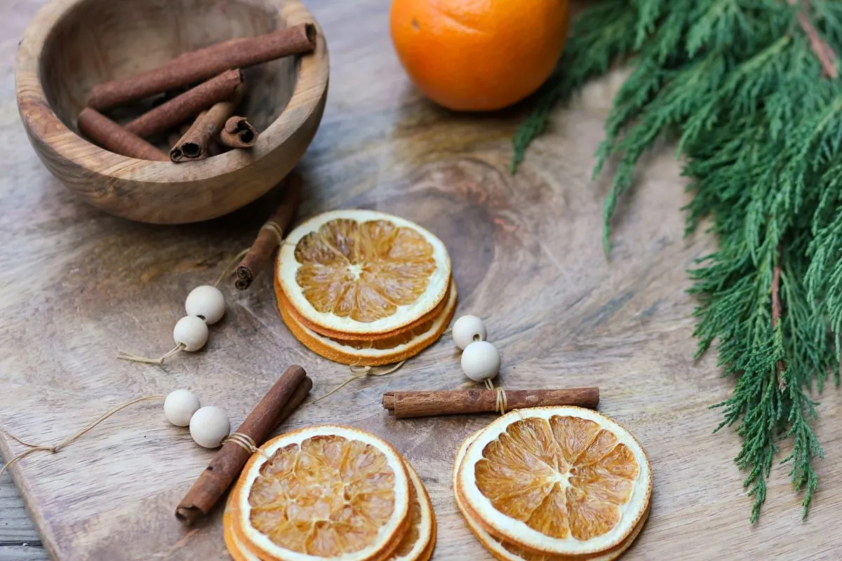DIY Orange and Cinnamon Stick Ornaments – The Garden Spot
