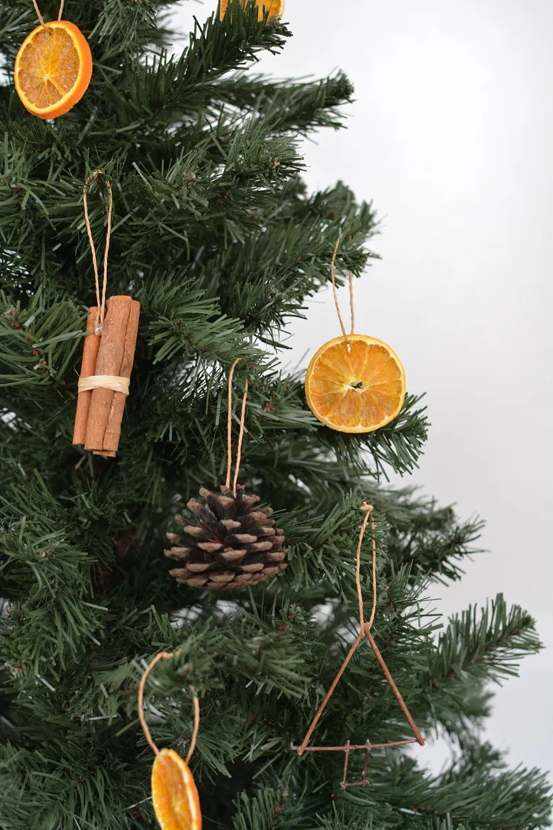 DIY Tree Ornaments Using Natural Materials