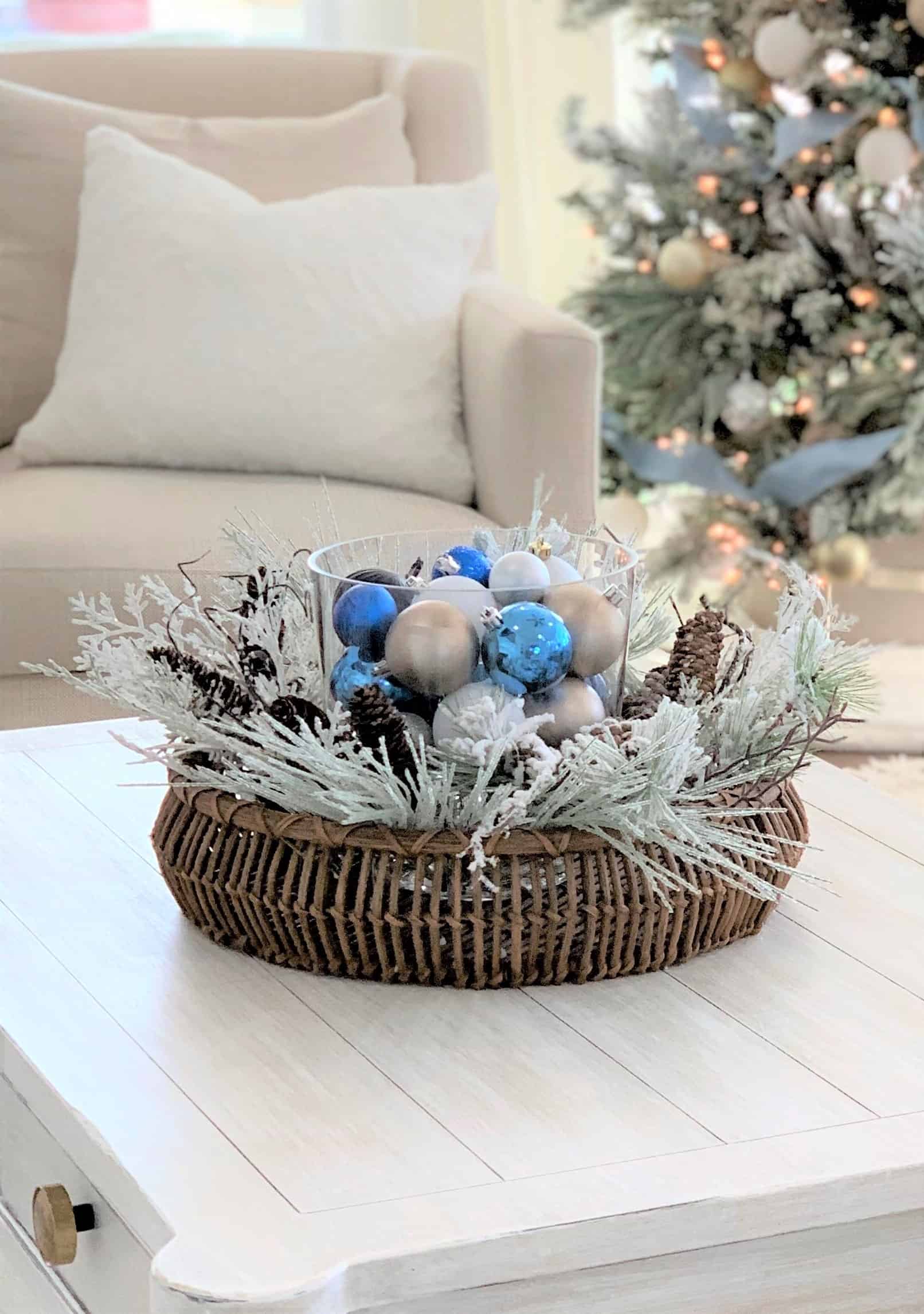 EASY 5-Minute Christmas Centerpiece Idea - thetarnishedjewelblog