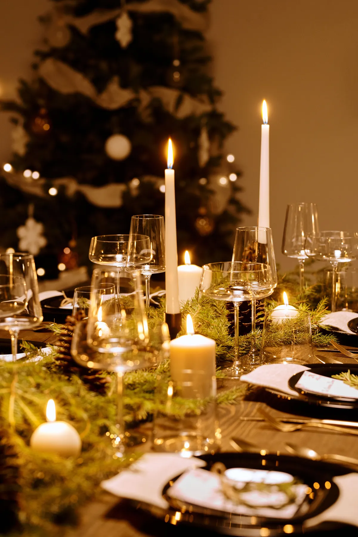 Elegant Table Set-Up for Christmas · Free Stock Photo