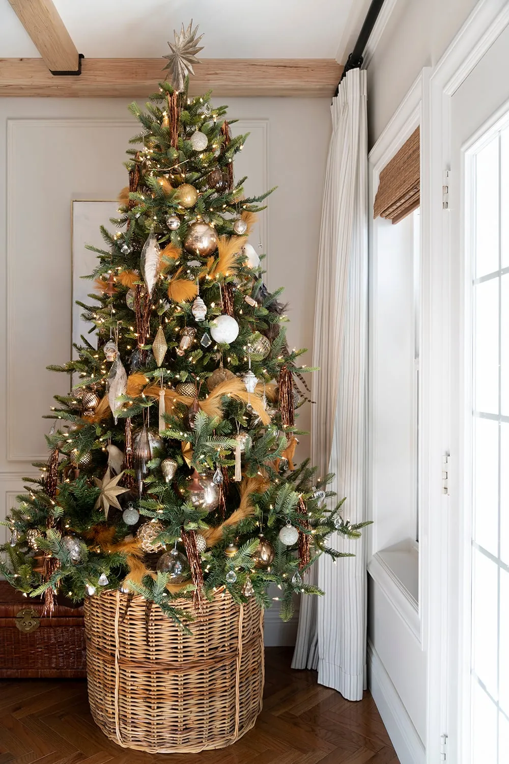 Equestrian Inspired Christmas Tour : The Tree - Room for Tuesday